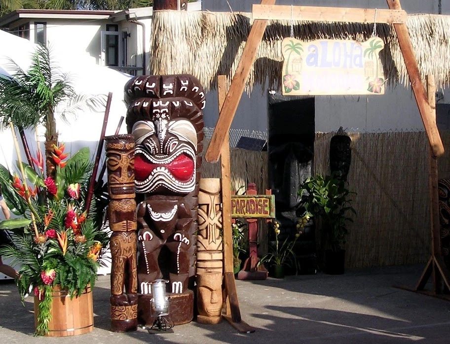 Fire tiki props — fire breathing tiki gods and LED tiki bar